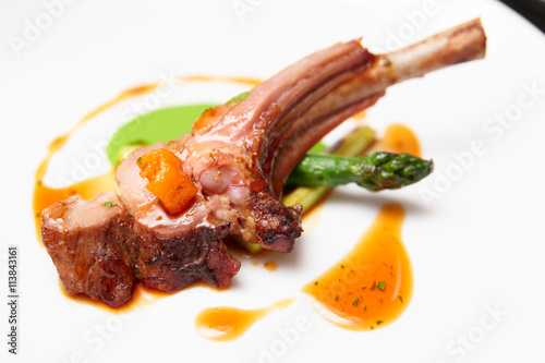Fototapeta Naklejka Na Ścianę i Meble -  Rack of lamb on plate