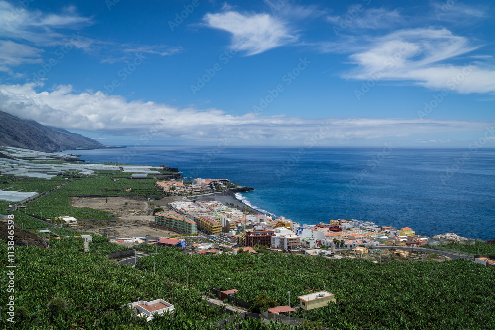 Blick auf die Bananen Plantagen und Puerto Naos (La Palma / Kanarische Inseln)