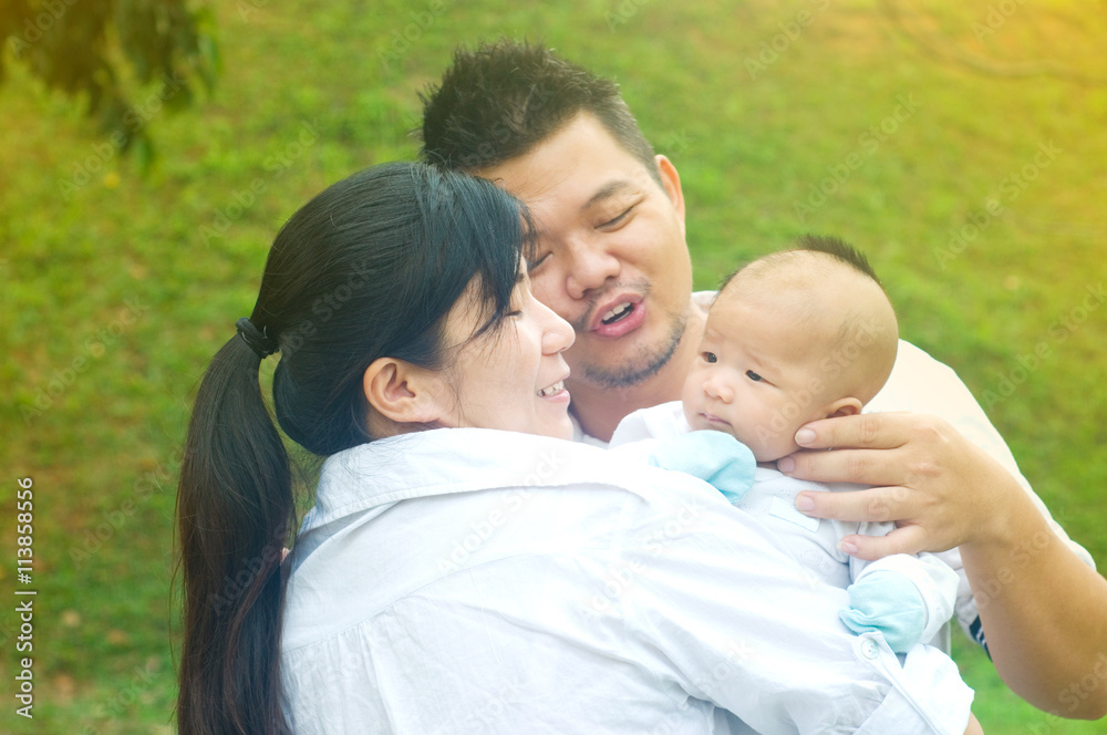 happy asian family happy asian family