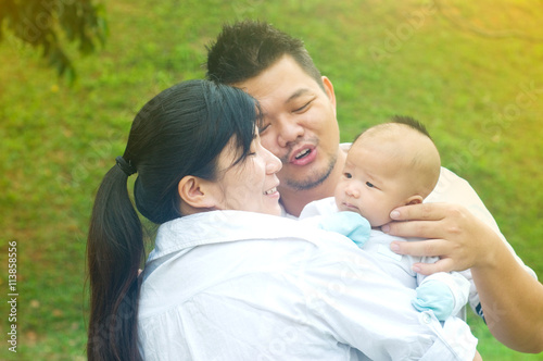happy asian family © yongtick
