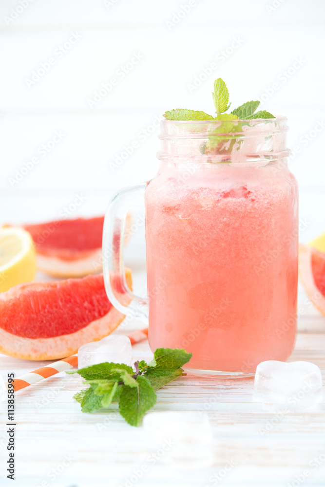 Freshly squeezed grapefruit juice
Freshly squeezed grapefruit juice