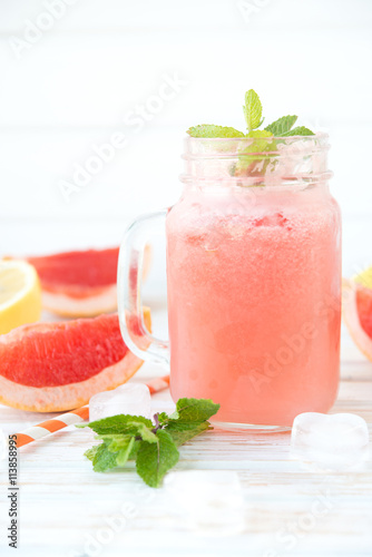 Freshly squeezed grapefruit juice 