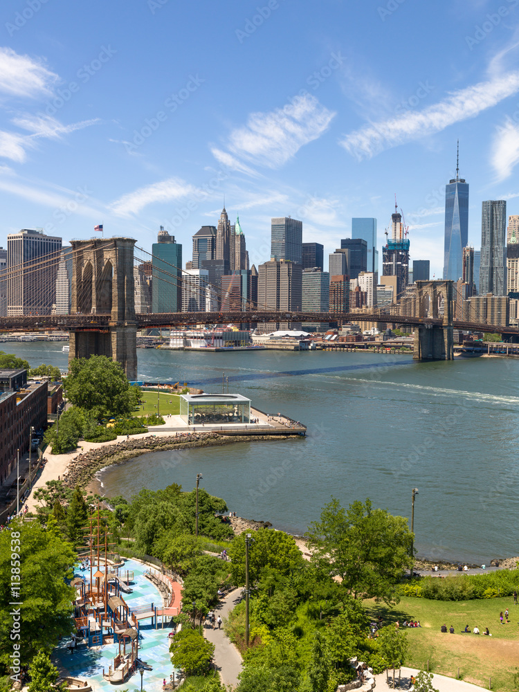 Fototapeta premium New York City Manhattan downtown buildings skyline Brooklyn Bridge