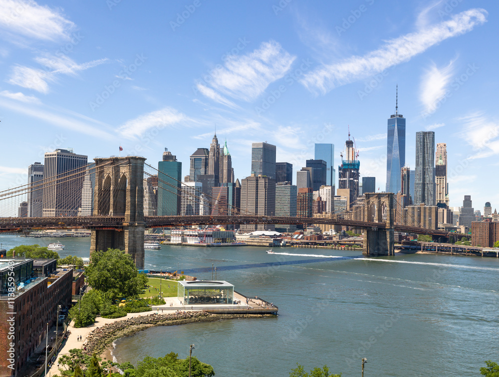 Naklejka premium New York City Manhattan downtown buildings skyline Brooklyn Bridge