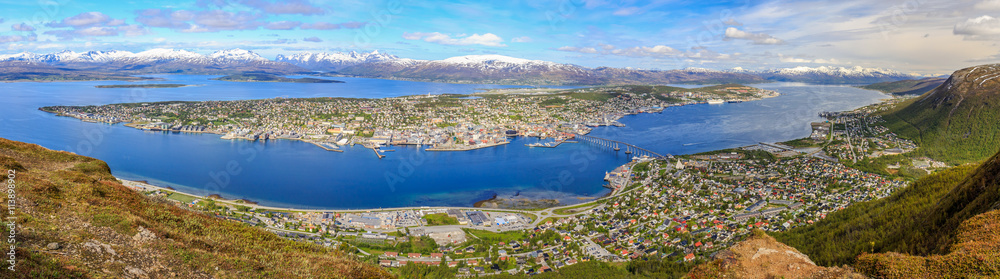 Panoramablick vom Fjellheisen auf Tromsø
