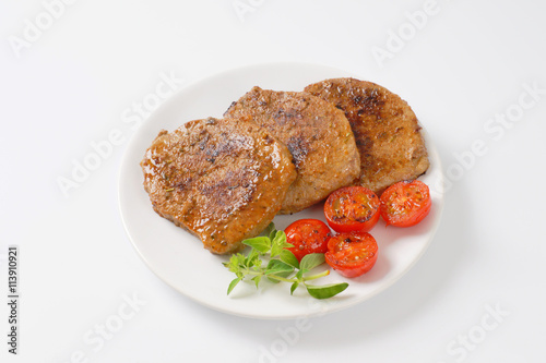 фотографія herb rubbed pork chops