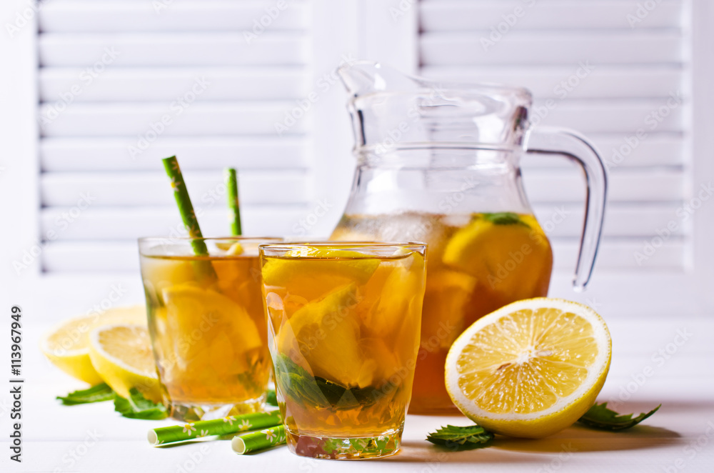 Fototapeta premium Cold tea with ice