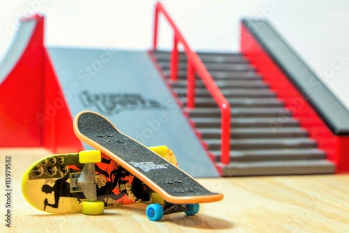 finger skateboard with ramps