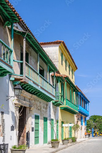 Fototapeta Naklejka Na Ścianę i Meble -  Colorful balconies, la Habana Vieja, Cuba