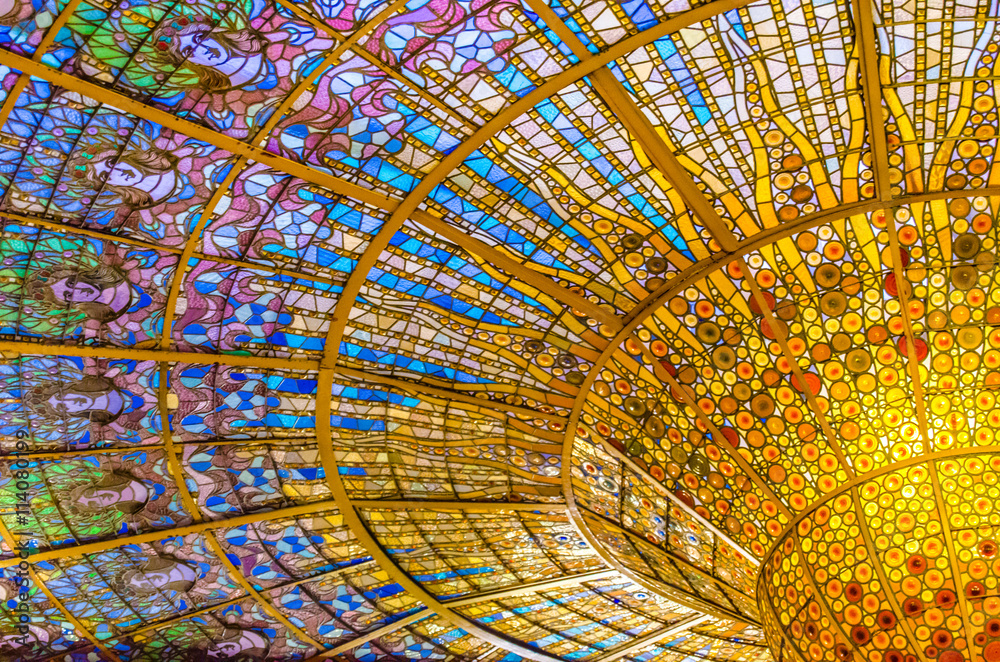 Ταπετσαρία palau de la musica catalana glass-stained skylight