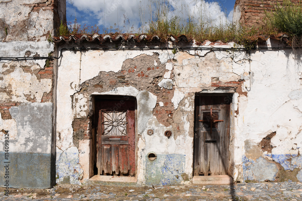 Fototapeta premium House destroyed in Vila Vicosa, Alentejo region, Portugal