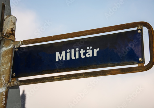 Schild 47 - Militär photo