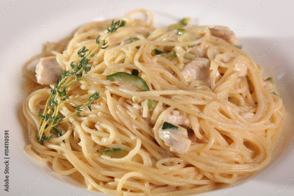 Pasta with chicken and Zucchini