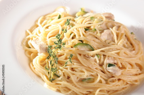 Pasta with chicken and Zucchini