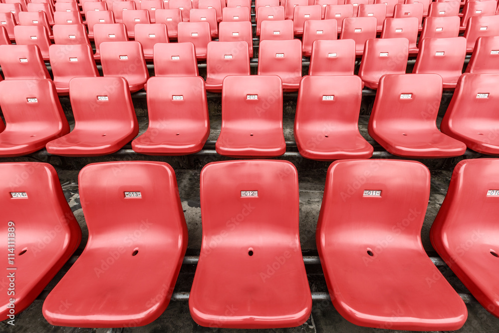 Naklejka premium Puste miejsca na otwartym stadionie