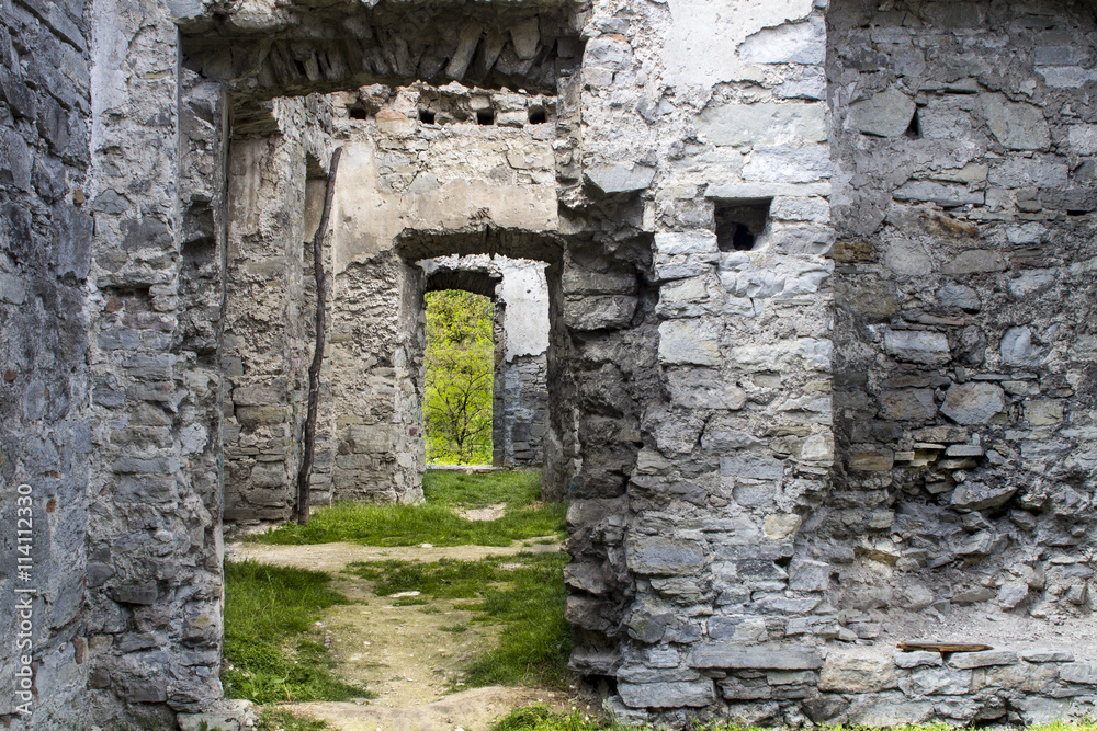 Fototapeta premium old stone corridors 