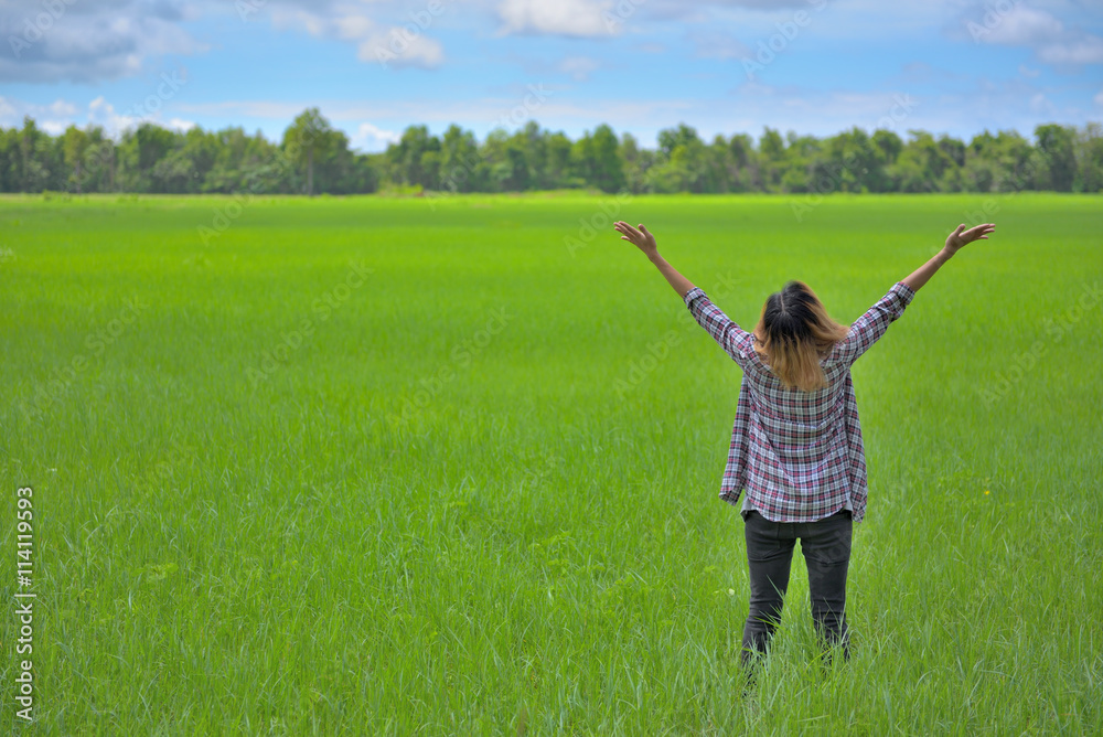 The girl had the pleasure of enjoying a beautiful day on sky bac The girl had the pleasure of enjoying a beautiful day on sky bac