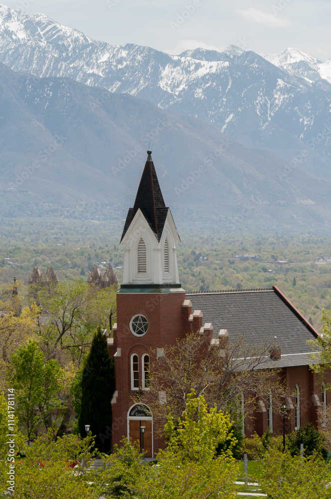 Fototapeta premium Church in a mountain setting