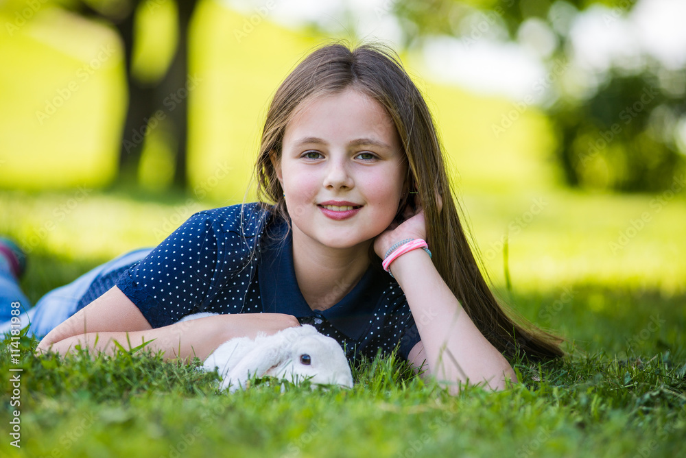 atractive girl with Easter bunny