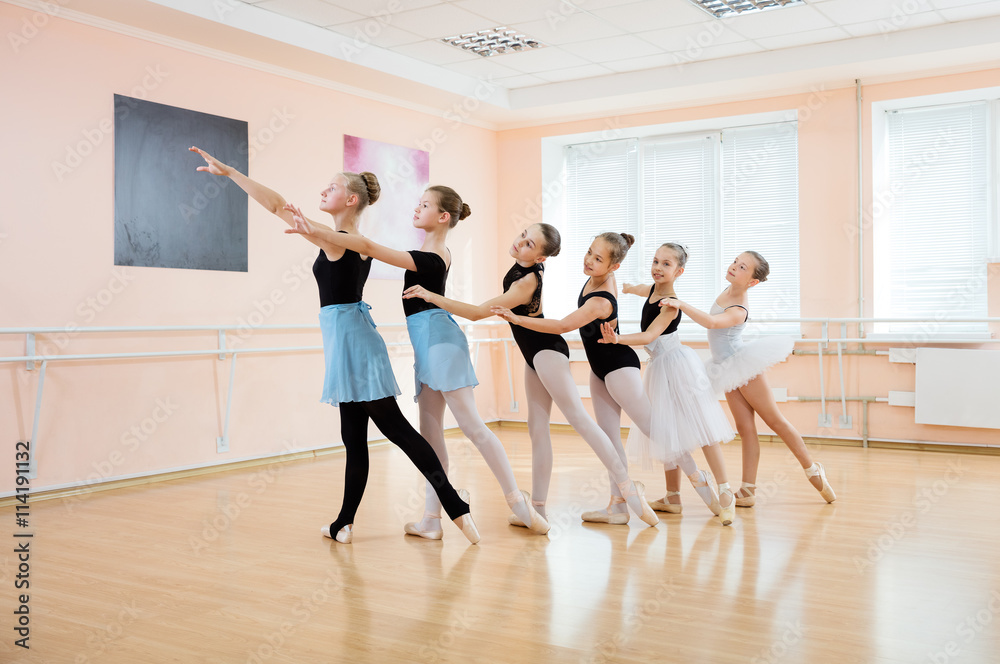 Fototapeta premium Young dancers at ballet class