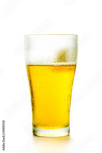 A glass on cold beer
