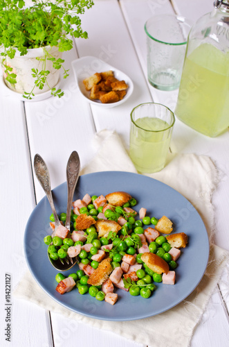 Salad with green peas