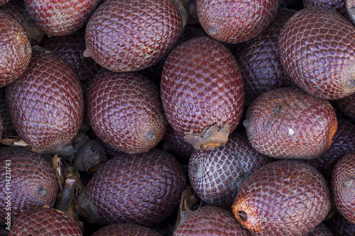 Fototapeta Naklejka Na Ścianę i Meble -  Aguaje, Moriche, palm fruit, buriti nuts, mauritia flexuosa, Maurity palm.  