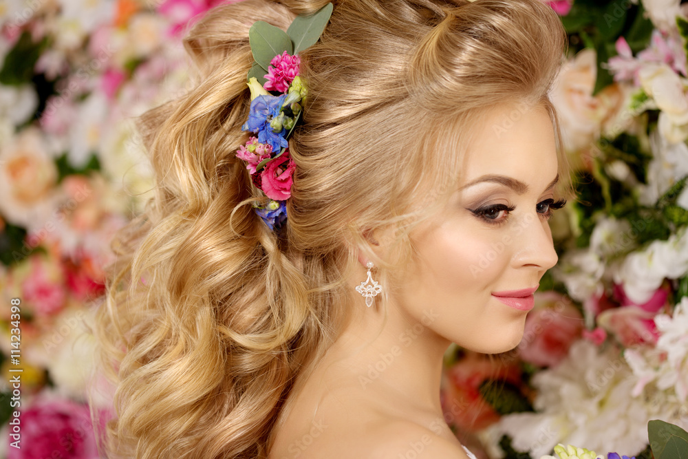 Naklejka premium Beautiful fashion model. Sensual bride. Woman with wedding dress