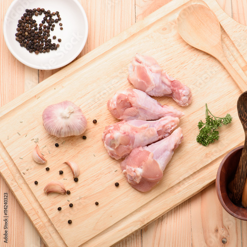 Chicken wings (wingstick) uncooked with garlic  black pepper and