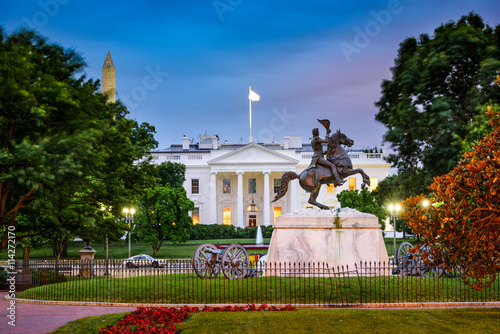 White House in Washington DC photo