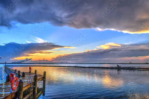 Obraz na plátne Sunset on the Chesapeake Bay in Maryland