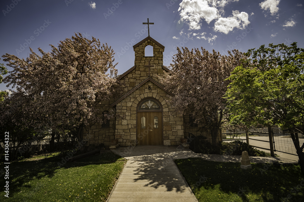 Fototapeta premium Small Church in sun shine day at Gardiner city
