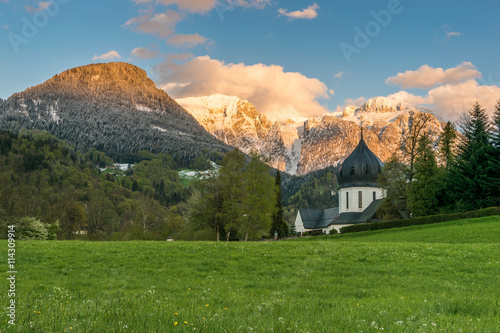 Bergfriedhof und Alpen in Berchtesgaden, Oberbayern in Deutschland photo