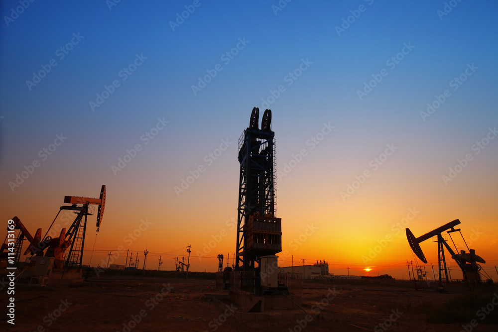 The silhouette of the oil pump