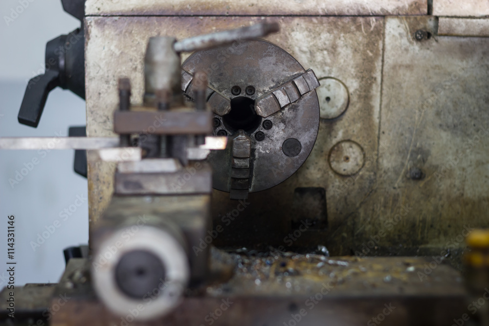 Lathe machining old and dirty Lathe machining old and dirty