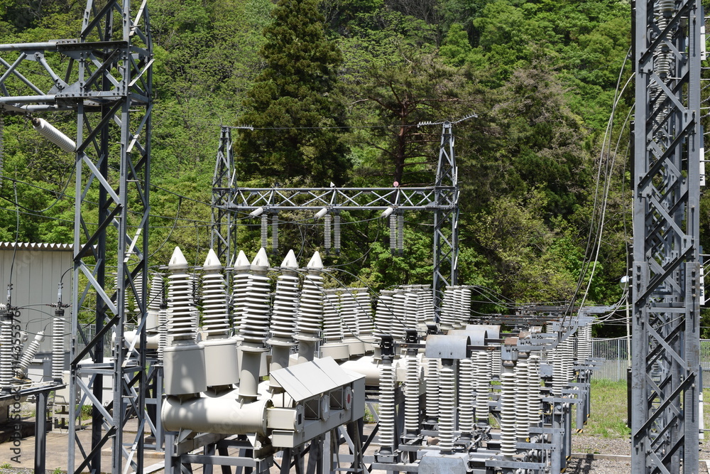 Fototapeta premium 変電所 ／ 山形県庄内地方の山間部に設置された、変電所を撮影した写真です。
