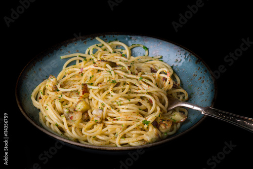 Obraz na płótnie spaghetti aglio olio peperoncino w salonie