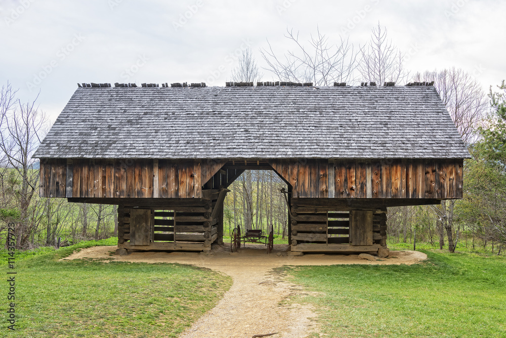 Tipton Place Barn  At Cades Cove