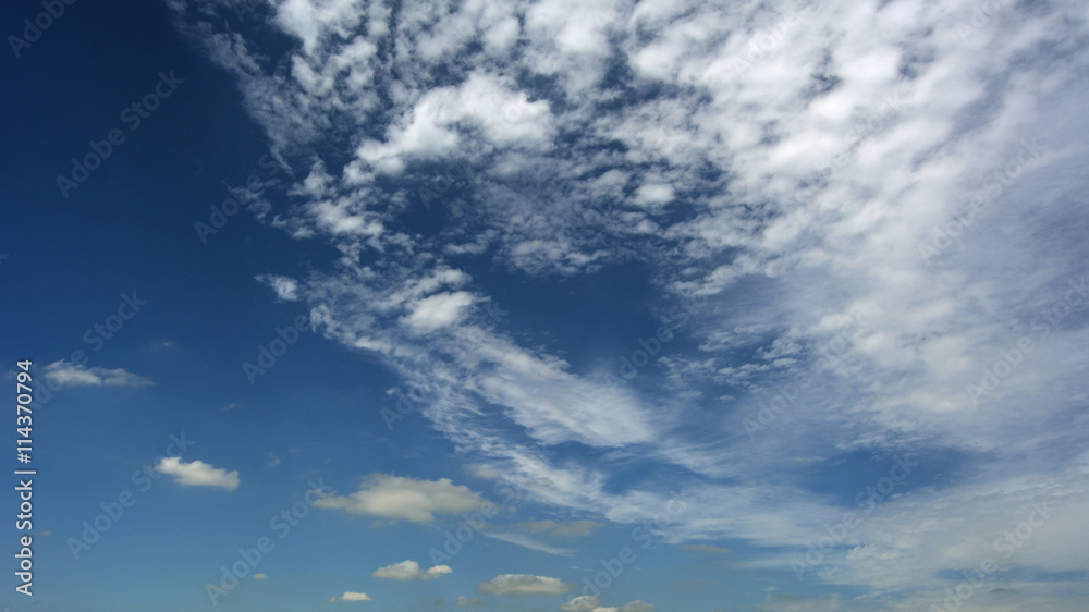 Fototapeta premium Ciel d'été