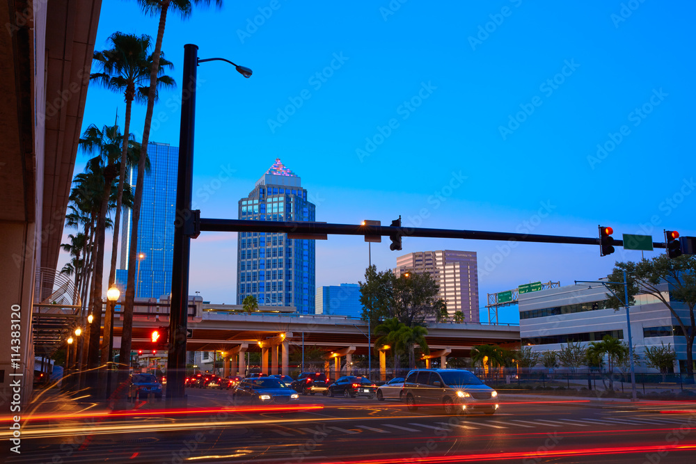 Naklejka premium Florida Tampa skyline at sunset in US
