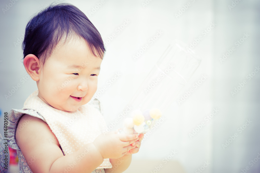 かわいい赤ちゃん 笑顔 かわいい赤ちゃん 笑顔