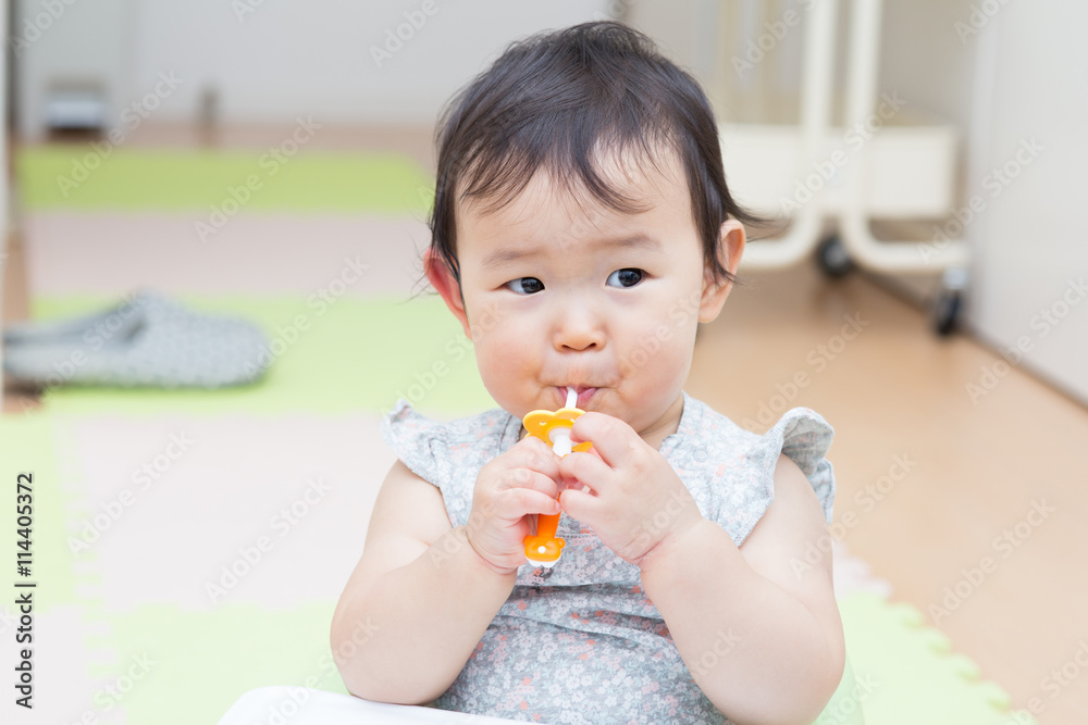 かわいい赤ちゃん 歯磨き