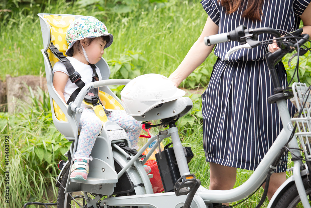 Obraz premium 眠る幼児