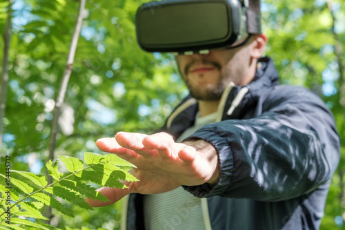 Man using VR-headset