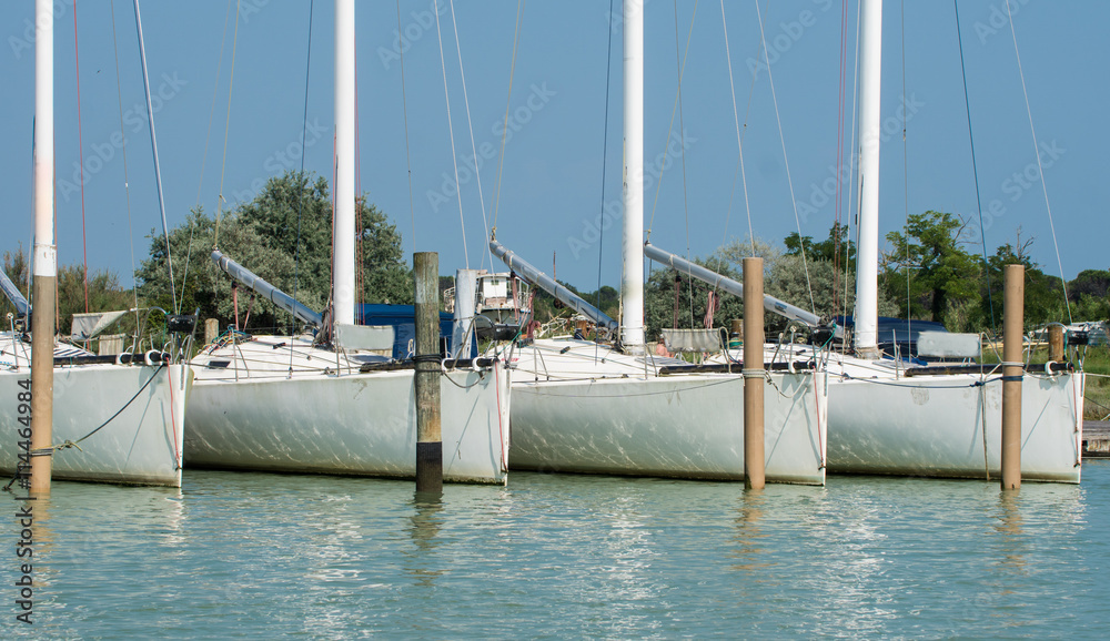 Segelboote im Hafen