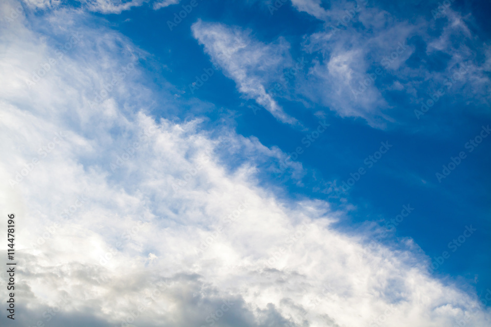 Obraz premium colorful dramatic sky with cloud at sunset