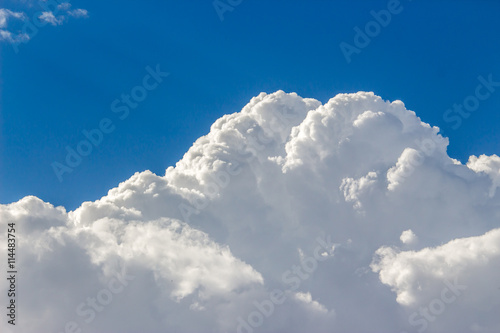 Fototapeta Naklejka Na Ścianę i Meble -  Blue sky with a lot of white puffy clouds