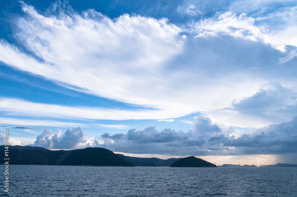瀬戸内海 夏の空と雲 瀬戸内海 夏の空と雲