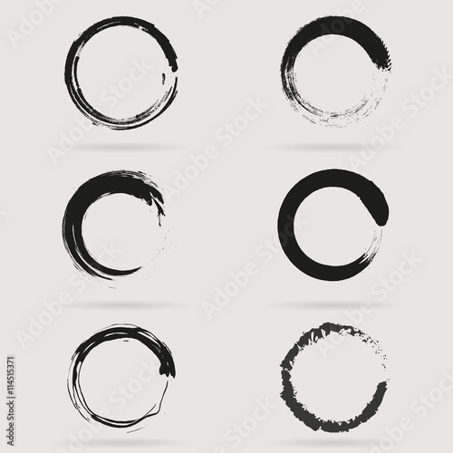 Set of Circles. Vector set of grunge circle brush