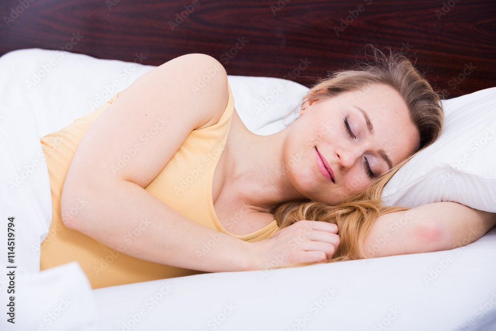 Obraz premium sleeping in underwear